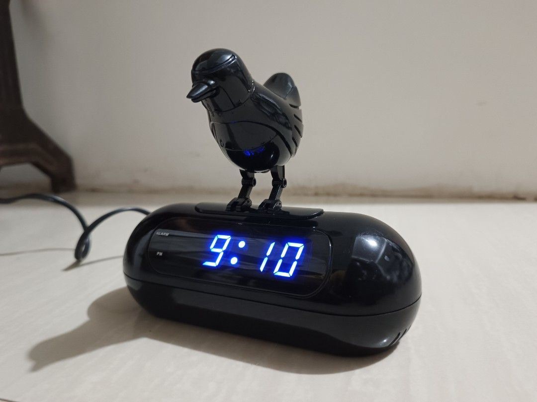 Bird song Alarm Clock With Led | 110V (Category: Clocks) located in Binangonan. Submitted by kurama04 (Listing ID 1380891950, Image 1). Description: Good condition 110V - need nyo ng transformer or avr mababa lang 5W lng. with led pg ng alarm sya para syang sunasayaw na ngcucukoo 🙂🙂 sample video sa youtube : https://youtu.be/iJpG9hKXhI8?si=zcv3LZ3nHssKDHB8 note : wala lng ung pinaka buntot. pero hndi nmn halata na. still ganda padin 🙂.