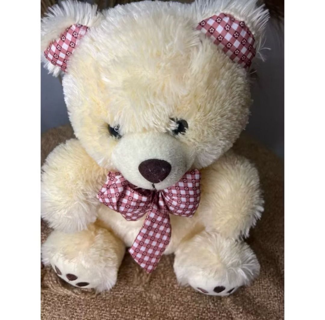 "Boneka Beruang Medium Siap Peluk – Super Halus dan Bersih!" (Kategori: Mainan & Baby Walker) berada di Surakarta. Dikirim oleh sondangnr73156 (ID iklan 1380785981, Gambar 1). Deskripsi: Lepas koleksi boneka beruang ukuran medium (±40–50 cm), kondisi mulus seperti baru, hanya digunakan sebagai pajangan di kamar, tidak pernah dimainkan. ✨ Detail: Warna krem (atau sebutkan warnanya) Bulu halus, tidak rontok Cocok untuk kado, dekorasi kamar, atau ko