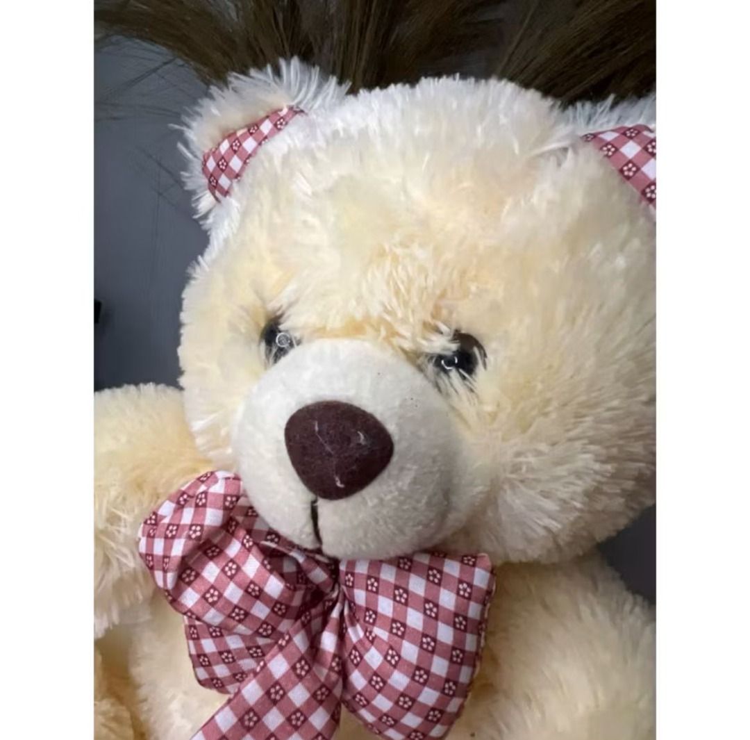 "Boneka Beruang Medium Siap Peluk – Super Halus dan Bersih!" (Kategori: Mainan & Baby Walker) berada di Surakarta. Dikirim oleh sondangnr73156 (ID iklan 1380785981, Gambar 3). Deskripsi: Lepas koleksi boneka beruang ukuran medium (±40–50 cm), kondisi mulus seperti baru, hanya digunakan sebagai pajangan di kamar, tidak pernah dimainkan. ✨ Detail: Warna krem (atau sebutkan warnanya) Bulu halus, tidak rontok Cocok untuk kado, dekorasi kamar, atau ko
