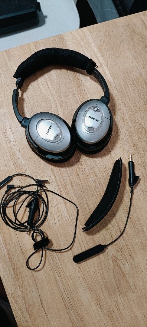 BOSE QC15 (non working) (Category: Headphones & Headsets) located in Paranaque City. Submitted by mispelled (Listing ID 1380776621, Image 2). Description: selling a Bose QC-15 Noise Cancelling headphones. *Does not power on anymore. last used 6 months ago. what you see is what you get..comes with BT adaptor. selling for parts or you can have it repaired. Paranaque Area..