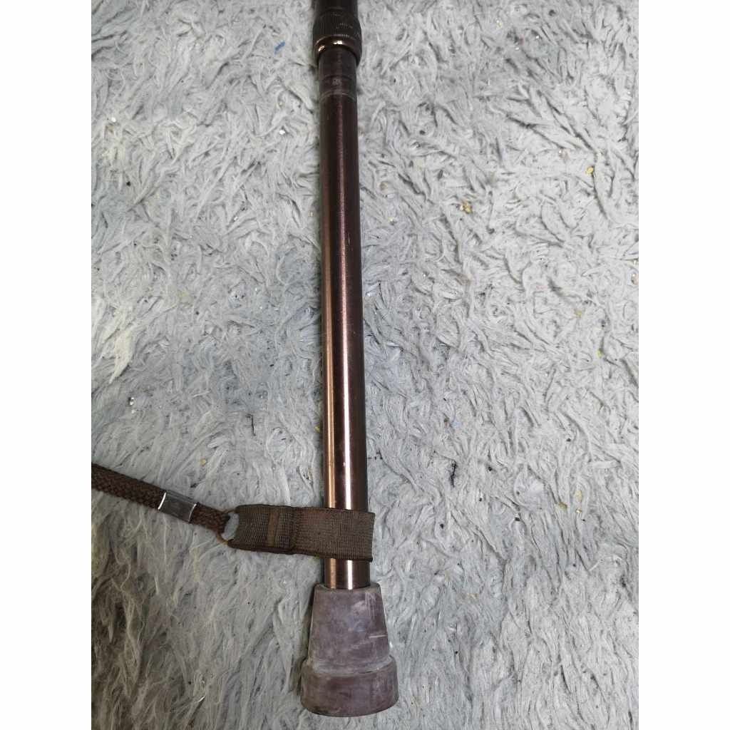 Brown Alloy Adjustable walking Stick. (Category: Medical Supplies & Tools) located in Santa Cruz. Submitted by jmy_surplus.2 (Listing ID 1380857347, Image 2). Description: 30% Size ; L - 35 W - 1.4 H - 5 Color ; Brown Type ; Walking Stick Brand ; No brand Material ; Alloy Style ; Brown Walking Stick LR - 57 JMY1.