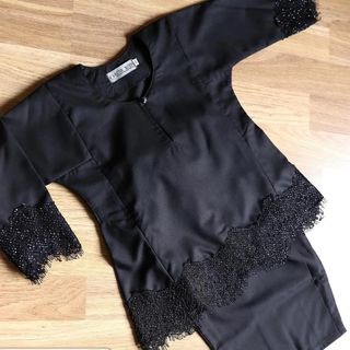 (Category: ) located in . Submitted by annkays_closet (Listing ID 1380891351, Image 1). Description: .