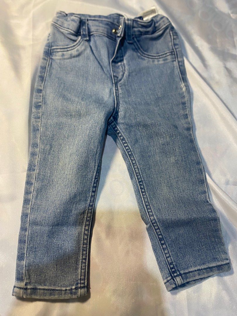 Celana jeans anak or baby h&m (Kategori: Baju Bayi) berada di Jakarta Timur. Dikirim oleh tokoshell (ID iklan 1380704241, Gambar 1). Deskripsi: Size 9-12 bisa buat sampai 1 tahun ke atas ya masih mulus banget .
