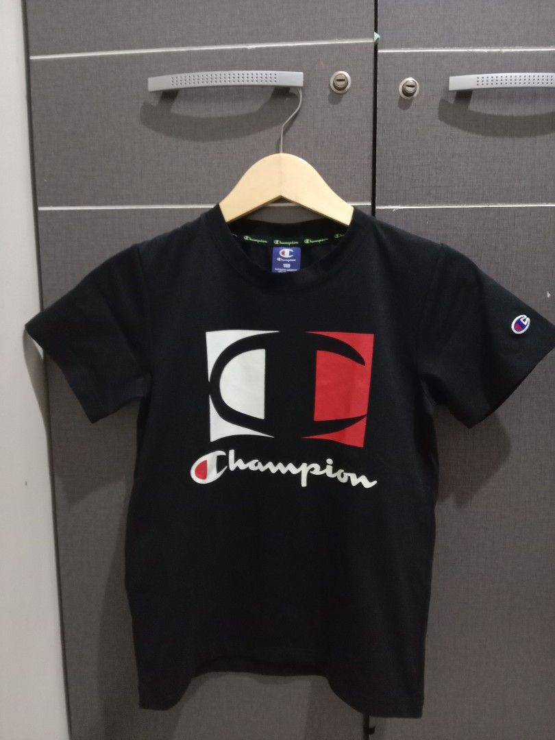 Champion original (Kategori: 4 hingga 7 tahun) berada di Jakarta Barat. Dikirim oleh reybara (ID iklan 1380831669, Gambar 1). Deskripsi: original champion like new bahan ngaret bgt keren bgt masih seperti baru harga 100 nett.