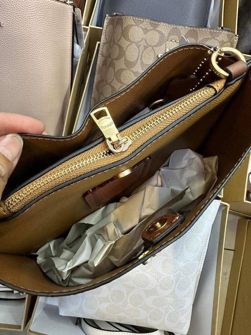 Coach Mollie Bucket Light Brown (Category: Luxury Bags & Wallets) located in Caloocan City. Submitted by ronj_s (Listing ID 1380825226, Image 3). Description: Made in Vietnam Top Noch Quality Brandnew.