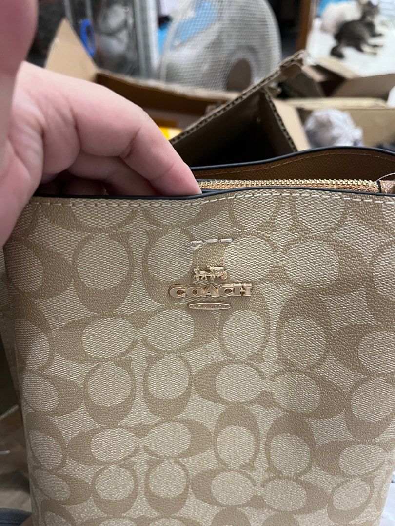 Coach Mollie Bucket Light Brown (Category: Luxury Bags & Wallets) located in Caloocan City. Submitted by ronj_s (Listing ID 1380825226, Image 2). Description: Made in Vietnam Top Noch Quality Brandnew.