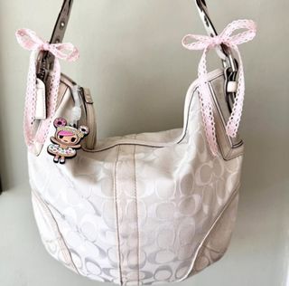 (Kategori: ) berada di . Dikirim oleh thrift.bylove (ID iklan 1380835399, Gambar 1). Deskripsi: .