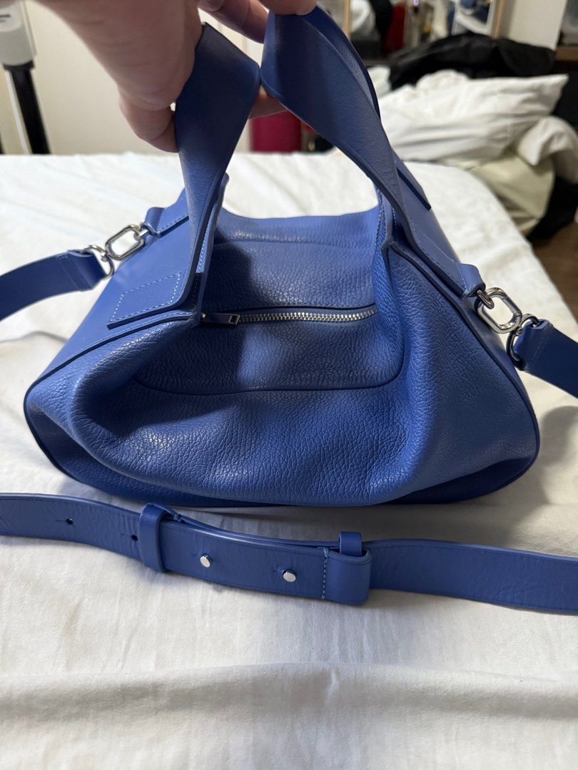 Cos leather bag with tags (Category: Luxury Bags & Wallets) located in Antipolo. Submitted by munstershupper (Listing ID 1380714988, Image 2). Description: bought at cos sm aura 2 years ago. Still as nice and good smelling as I bough it. Used twice only. 100% genuine leather.