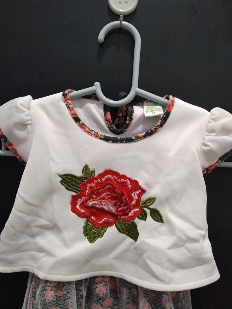 Dress (Kategori: Baju Bayi) berada di Depok. Dikirim oleh thelittlesecond (ID iklan 1380699951, Gambar 3). Deskripsi: ld 26cm p 47cm like new.