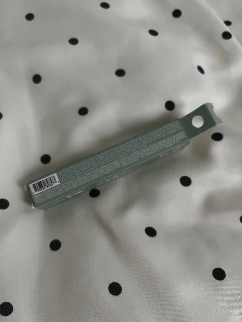 Elf camo concealer green corrector (Category: Makeup) located in Manila. Submitted by shamusubi (Listing ID 1380836734, Image 2). Description: Swatched only .