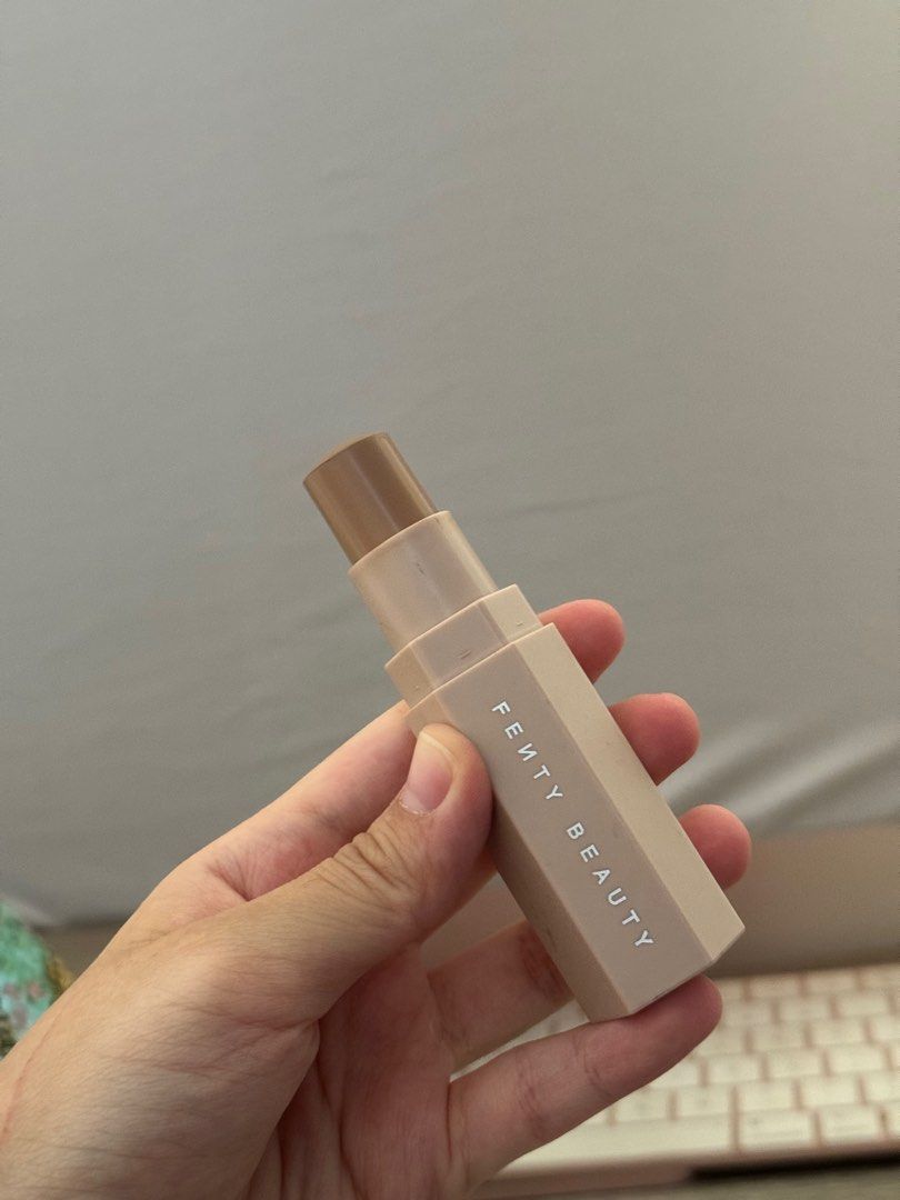 Fenty Beauty AMBER Contour Match Stix (Category: Makeup) located in Cebu City. Submitted by chu00088 (Listing ID 1380729883, Image 1). Description: Best contour shade !!! Also the best formula for me :) .