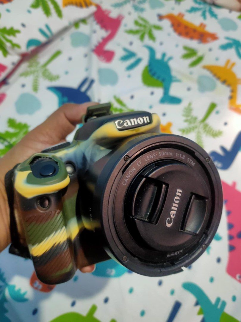 FOR SALE: CANON 600D + FLASH & LENSES (Category: Cameras) located in Quezon City. Submitted by rapsduino25-80075 (Listing ID 1380706738, Image 1). Description: FORw SALE: Canon 600D DSLR Bundle Price: [16,000] Location: [Quezon City] What’s Included: Canon EOS 600D 18-55mm Kit Lens 50mm EF Prime Lens (Great for portraits!) External Flash Camera bag 2 battery Condition: Excellent working condition No issues except the vignette on the camera screen
