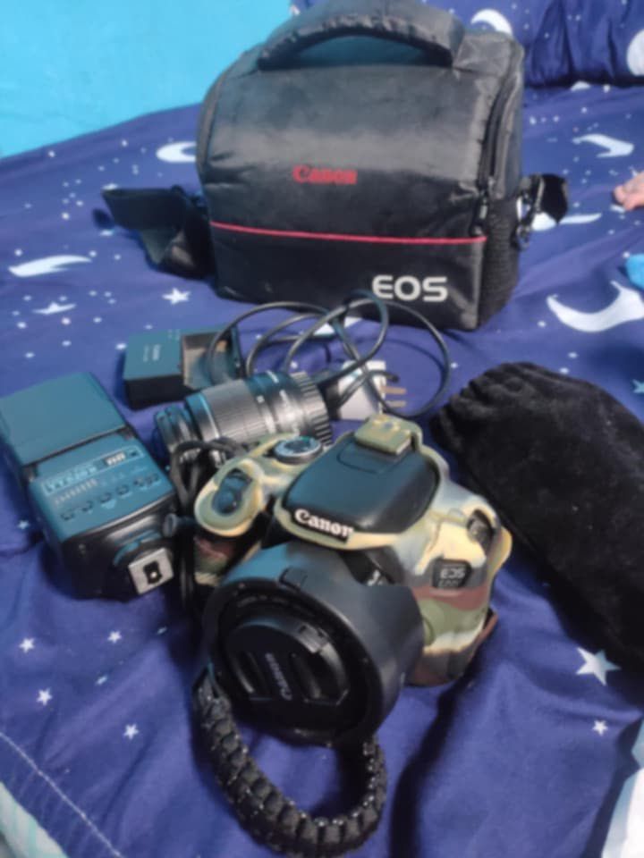 FOR SALE: CANON 600D + FLASH & LENSES (Category: Cameras) located in Quezon City. Submitted by rapsduino25-80075 (Listing ID 1380706738, Image 2). Description: FORw SALE: Canon 600D DSLR Bundle Price: [16,000] Location: [Quezon City] What’s Included: Canon EOS 600D 18-55mm Kit Lens 50mm EF Prime Lens (Great for portraits!) External Flash Camera bag 2 battery Condition: Excellent working condition No issues except the vignette on the camera screen