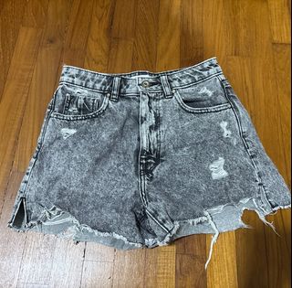 (Category: ) located in . Submitted by nndmmnty (Listing ID 1380851231, Image 1). Description: .
