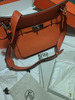 (Category: ) located in . Submitted by jules_collection (Listing ID 1380880873, Image 1). Description: .