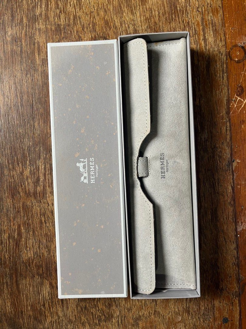 Hermes watch (Category: Luxury Watches) located in Zamboanga. Submitted by alterramz08 (Listing ID 1380698108, Image 3). Description: Hermes watch Excellent condition No issue Price : 35k pesos.
