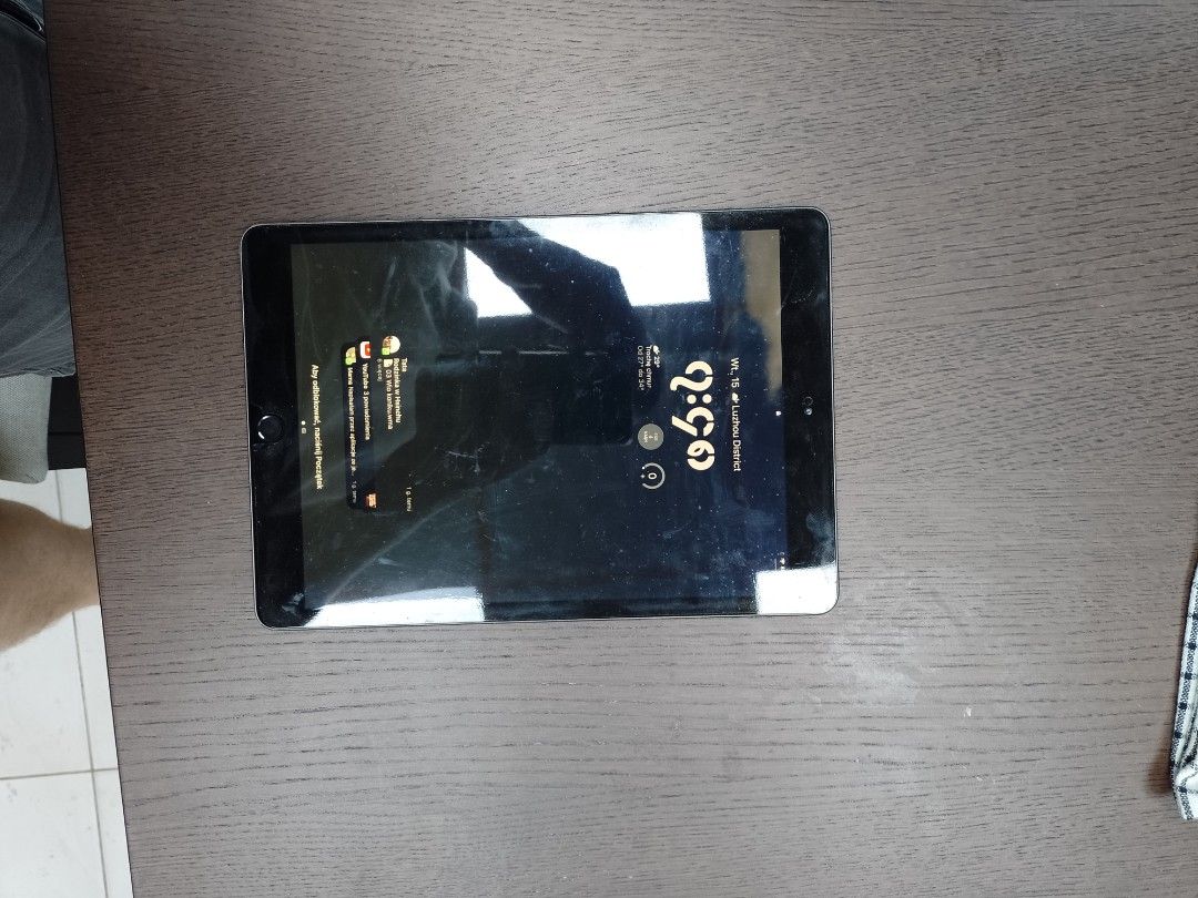 由 karolmach132723 (刊登 ID 1380844380，圖片 2) 提交，位於 台北市 (Taipei) 的 Ipad 7 32GB (類別：平板電腦 - iPad)，說明：我是第一手使用者，這台 iPad （第七代）保持良好狀況，內建儲存空間為 32GB，已升級至最新的 iPadOS 17 系統。電池狀況接近全新，續航力很好。 購於 2020 年，最近因為使用筆電的頻率較高，所以決定出售這台 iPad，讓有需要的人使用。 寄出前我會登出 iCloud 帳號，並將裝置恢復至出廠設定，確保資料清空。 這台 iPad 一定會成為新主人的好幫手！。