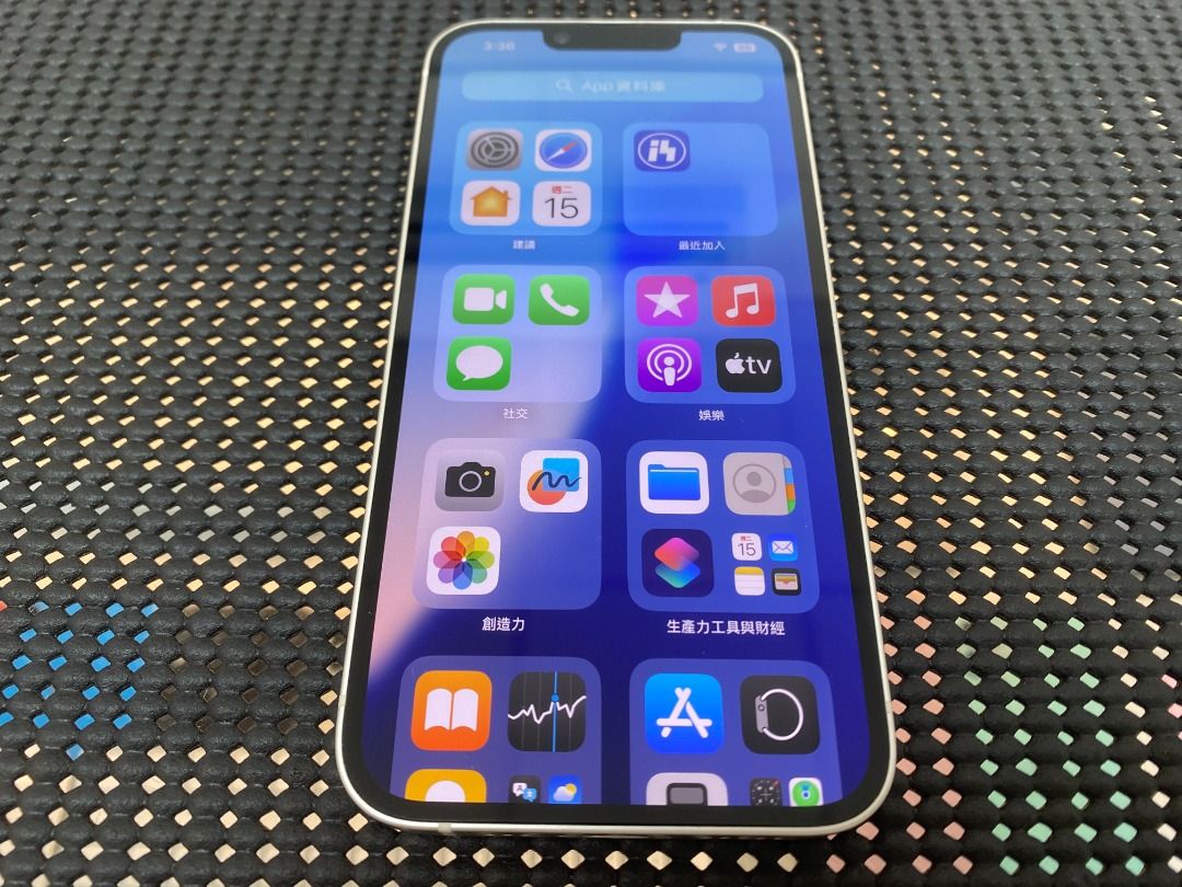 由 rex0914 (刊登 ID 1380774296，圖片 1) 提交，位於 桃園市 (Taoyuan) 的 iPhone 14 128G 星光色 白色 盒裝 (類別：iPhone 14 系列)，說明：商品名稱 ►【APPLE】 iPhone 14 128G 外觀描述 ►【星光色】無刮傷 電池健康 ►【健康度】84% 保固說明 ►【過保】電池為消耗品，因此不保證蓄電量 配件描述 ►【盒裝】原廠線 ￭Warranty Condition : Over warranty. ￭Battery Health：84% ￭Accessories : Box / USB cable/ Instructions. ￭Product Condition : Second hand. Good condition.. ￭Product Appearance: 85% new. 。