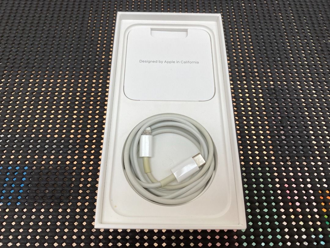 由 rex0914 (刊登 ID 1380774296，圖片 3) 提交，位於 桃園市 (Taoyuan) 的 iPhone 14 128G 星光色 白色 盒裝 (類別：iPhone 14 系列)，說明：商品名稱 ►【APPLE】 iPhone 14 128G 外觀描述 ►【星光色】無刮傷 電池健康 ►【健康度】84% 保固說明 ►【過保】電池為消耗品，因此不保證蓄電量 配件描述 ►【盒裝】原廠線 ￭Warranty Condition : Over warranty. ￭Battery Health：84% ￭Accessories : Box / USB cable/ Instructions. ￭Product Condition : Second hand. Good condition.. ￭Product Appearance: 85% new. 。
