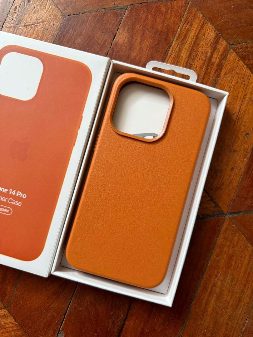 iPhone 14 Pro Magsafe Leather Case (Category: Cases & Sleeves) located in Manila. Submitted by mercedgret74092 (Listing ID 1380754968, Image 2). Description: Pm me Available on hand.