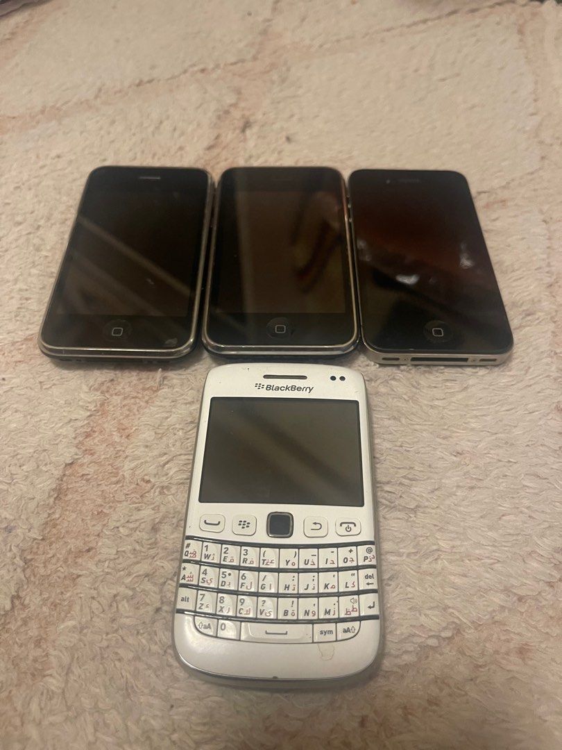 iPhone (Old models) take all (Category: Others) located in Manila. Submitted by skirtttz (Listing ID 1380772900, Image 3). Description: iPhone 3gs -2pcs has cosmetic issues. Not tested if working iPhone 4S- no cosmetic issues. Not tested if working Vivo y71- screen issue Take all for 800 pesos .