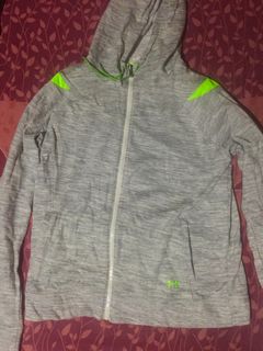 (Kategori: ) berada di . Dikirim oleh de__preloved (ID iklan 1380705460, Gambar 1). Deskripsi: .