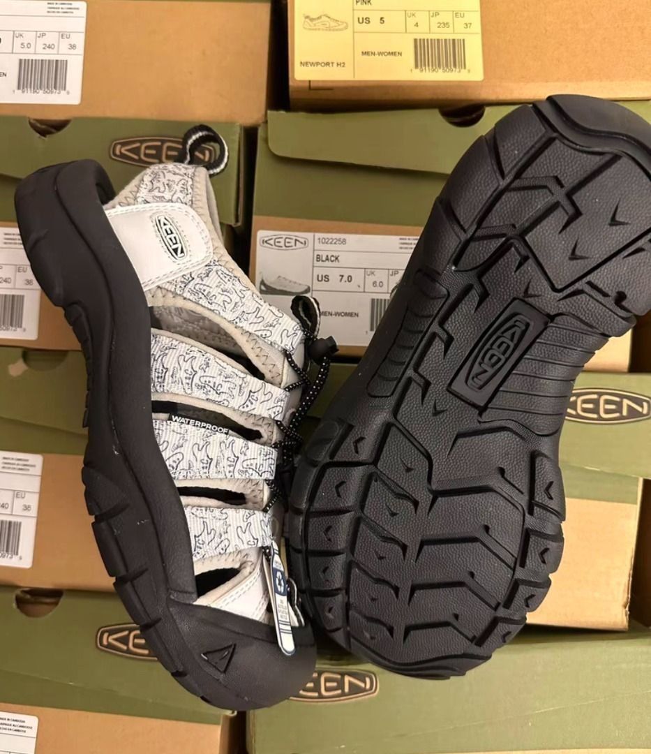 KEEN sandals KEEN closed toe sandals hiking mountaineering river tracing shoes unisex (Category: Sandals) located in Singapore. Submitted by asingaporecity (Listing ID 1380818633, Image 3). Description: 35-45.