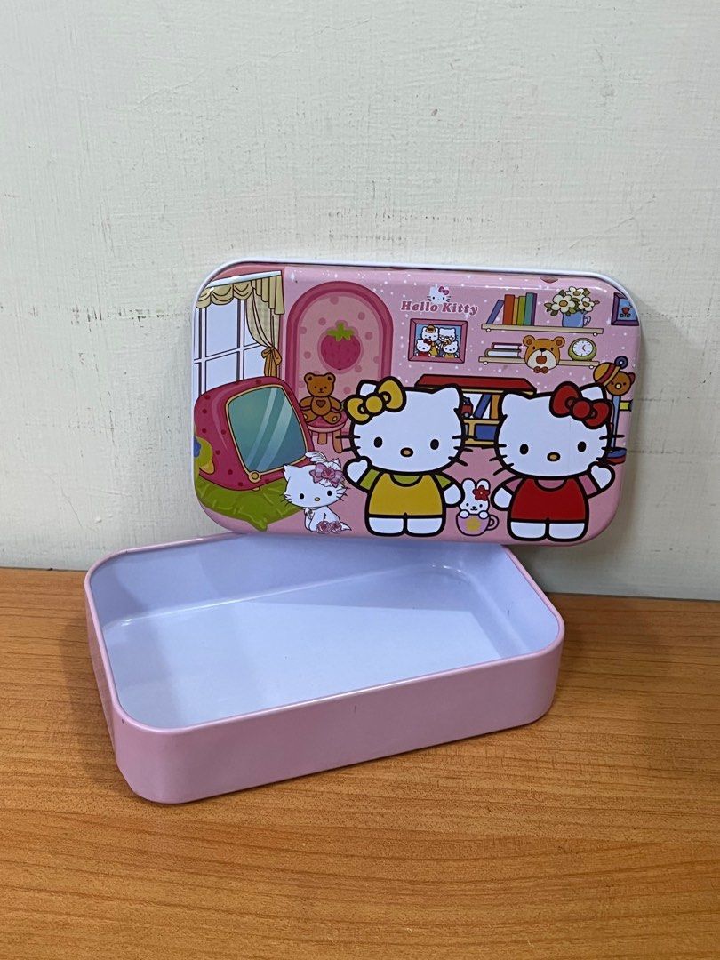 由 alisa2025 (刊登 ID 1380807393，圖片 1) 提交，位於 高雄市 (Kaohsiung) 的 二手kitty鐵盒 (類別：居家改善及收納用品)，說明：尺寸：12.5*8*3cm。