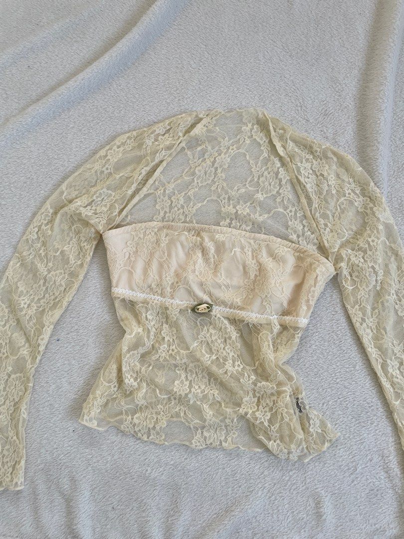 lace top (Category: Blouses) located in Tuguegarao City. Submitted by declutterwithari_ (Listing ID 1380766950, Image 3). Description: dreamy lace top ~ so flattering ~ selling this bcs it doesn’t fit me ~ S-M .