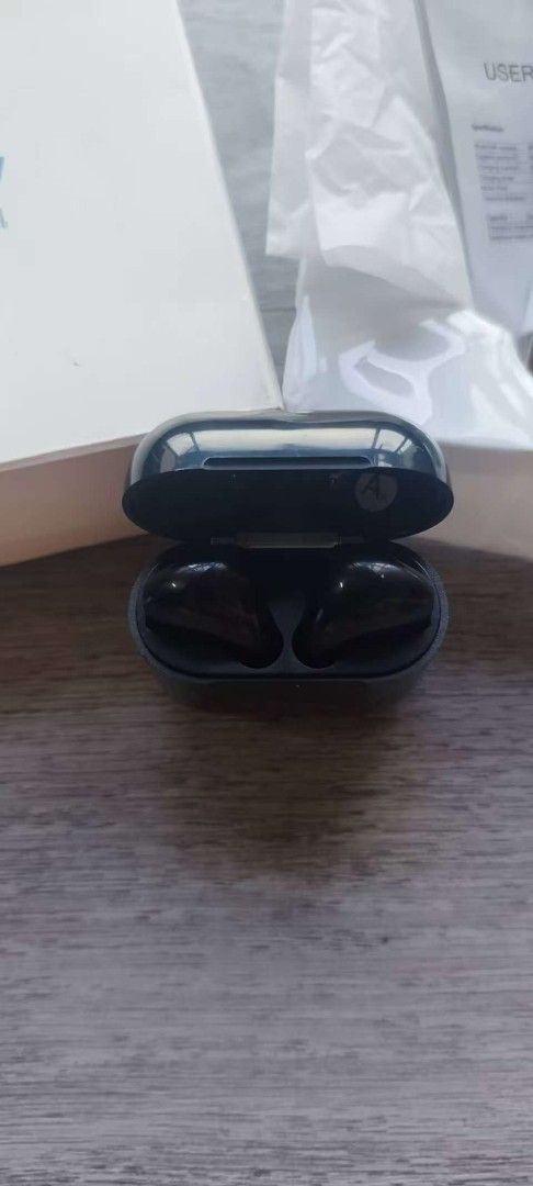 Letv Ears Pro TWS Bluetooth 5.0 Earphones Charging Box Wireless Headphone Touch Control W/ Microphone/ Brand new in box/Self collect only63208339229314113