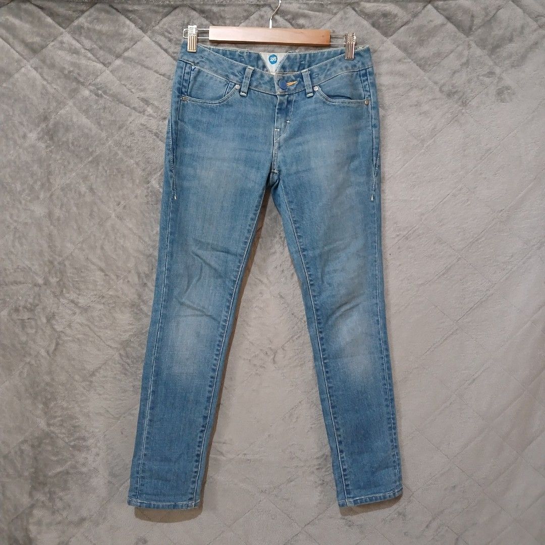 LEVI'S LOW WAIST (Category: Jeans) located in Ozamiz City. Submitted by 2nd.sight (Listing ID 1380810077, Image 2). Description: size: 26 on tag w: 29 l: 36 hem: 5.5 excellent.
