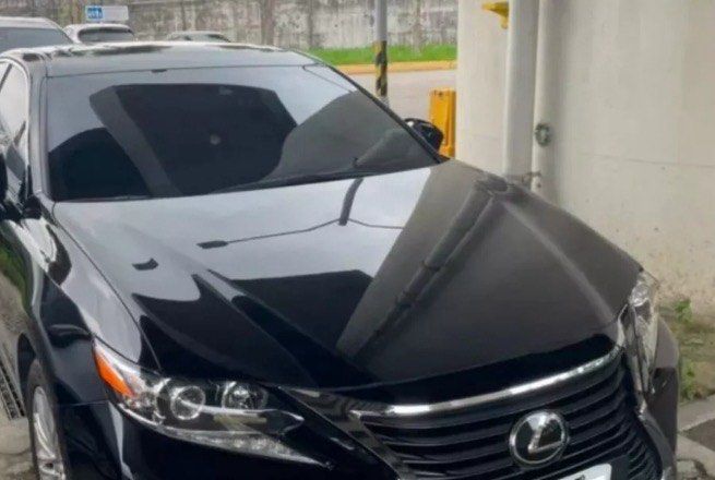 由 pipi1108cc (刊登 ID 1380794084，圖片 3) 提交，位於 台中市 (Taichung) 的 Lexus ES 2016款 黑色 🔍️售價：32萬 🔍️出廠：2016年 🔍️行駛里程：6.7萬公里 🔍️乘客數：4門5座 🔍️排氣量：2.0L (類別：汽車出售)，說明：🔍️廠牌型號：Lexus ES 2016款 黑色 🔍️售價：32萬 🔍️出廠：2016年 🔍️行駛里程：6.7萬公里 🔍️乘客數：4門5座 🔍️排氣量：2.0L 🔍️引擎燃料：汽油 🔍️驅動方式：2WD 🔍️變速系統：手自排 ★重要資訊★ 車輛均有第三方認證 ⭕️專業鑑定⭕️合格認證 ⭕️檢定報告⭕️一覽無疑 📣便宜賣🚫無事故🚫無泡水🚫無待修 提供💯完整第三方認證合格檢驗報告 保證✅實車實價✅車況透明✅安心購車 ★提供車況原始表 ★車況與認證表不符，退車並全額退費 ◎歡迎私訊預約賞車◎ ★早上10點到晚上18點 ★Line ID : pipi1108 ★聯絡電話