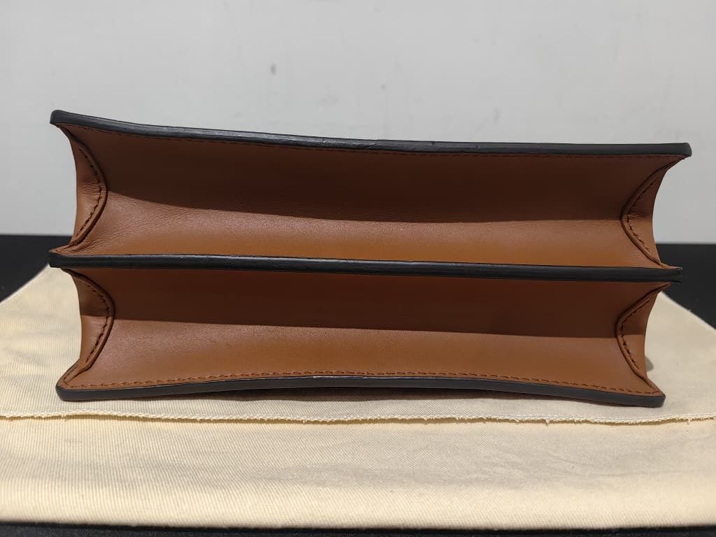 LOUIS VUITTON M44391 DAUPHINE MM MONOGRAM REVERSE GHW (Category: Bags & Wallets) located in Kuala Lumpur. Submitted by larueonlinestore (Listing ID 1380785716, Image 3). Description: LAR-3950-LV (Pre-owned) Brand - LOUIS VUITTON M44391 DAUPHINE MM MONOGRAM REVERSE GHW Model - M44391 DAUPHINE MM Size - 24.5CM Color - MONOGRAM REVERSE Material -COATED CANVAS Accessories - DUST COVER Condition - USED Visit our store to view the actual product P-1-17