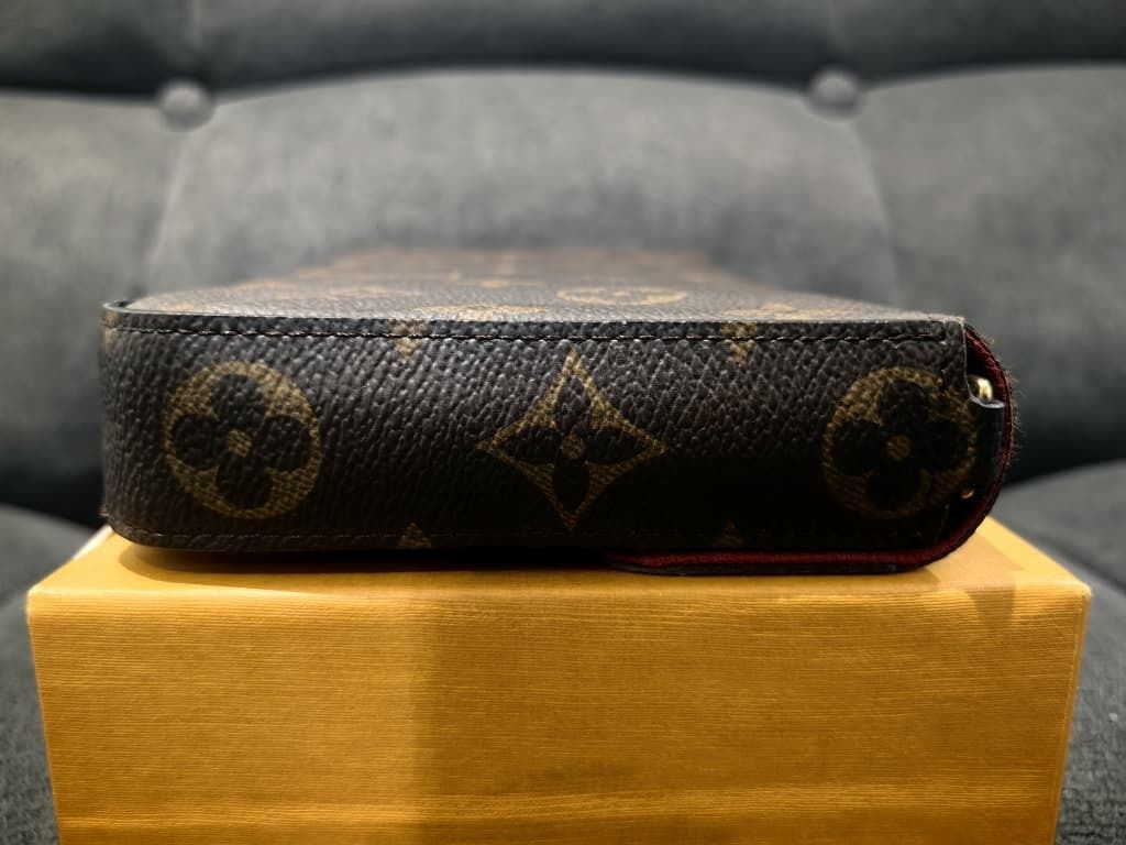 LOUIS VUITTON M81896 POCHETTE FELICIE BROWN MONOGRAM CANVAS GHW CA0119 (Category: Bags & Wallets) located in Kuala Lumpur. Submitted by larueonlinestore (Listing ID 1380789543, Image 3). Description: LAR-4029-LV (Pre-owned) Brand - LOUIS VUITTON M81896 POCHETTE FELICIE BROWN MONOGRAM CANVAS GHW CA0119 Model - M811896 POCHETTE FELICIE Size - 20CM Color - MONOGRAM Material -COATED CANVAS Accessories - BOX , DUST COVER Condition - USED Visit our sto