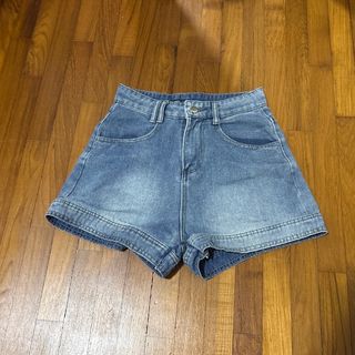 (Category: ) located in . Submitted by nndmmnty (Listing ID 1380857372, Image 1). Description: .