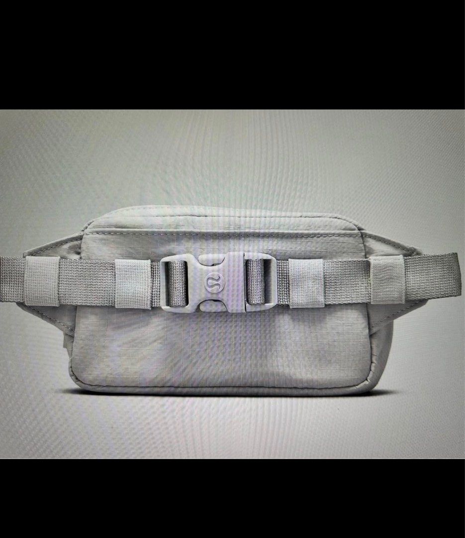Lululemon Belt bag (Category: Cross-body Bags) located in Mandaluyong City. Submitted by mayanimosity (Listing ID 1380710957, Image 2). Description: Lululemon Belt bag Size: 1 liter Brand new Gray 2500 - LAST PRICE MOP: Cash, GCASH, Maya, Metrobank Courier: Grab, Lalamove, LBC Ships from Plainview Mandaluyong to be paid and arranged by buyer.
