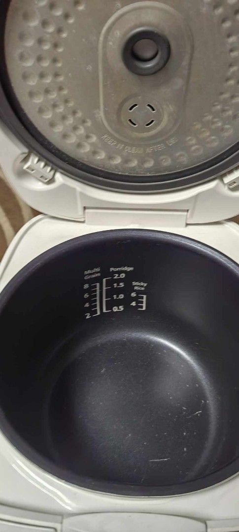 Panasonic Multi Function Rice Cooker (Category: Cookers) located in Taytay. Submitted by mikz_1303 (Listing ID 1380724024, Image 3). Description: Panasonic Multi Function Rice Cooker Good Condition Not brandnew! Function White regular Soft Hard Quick/Quinoa Brown Jasmine Porridge Multi Grain Sticky Clay Pot Cake/Bread Steam Note:missing handle (no use) 220v 10cups Pick up in Taytay.