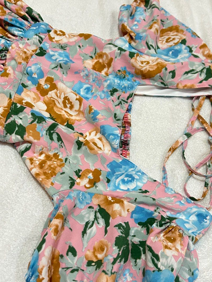Pink Floral Dress (Category: Dresses) located in Quezon City. Submitted by dc.lutt3r (Listing ID 1380803936, Image 2). Description: ˚✧ No issue, no flaws ˚✧ Used as church dress Length: 113 cm Waist: 52 cm.
