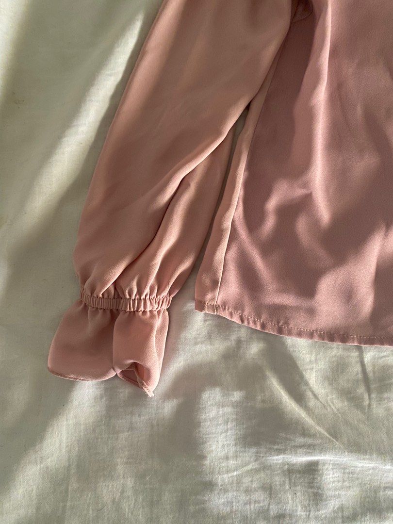 pink flower long sleeves blouse (Category: Longsleeves) located in Bocaue. Submitted by cleodeclutters (Listing ID 1380723438, Image 3). Description: ☆ only used once ☆ perfect for office fits! mop : gcash, maya, bdo mod : j&t, flash express, lalamove message for more details & inquiries ➔ payment first ➔ strictly no return & refund.