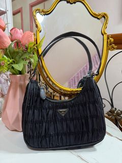 (Category: ) located in . Submitted by fashionshop248 (Listing ID 1380854340, Image 1). Description: .