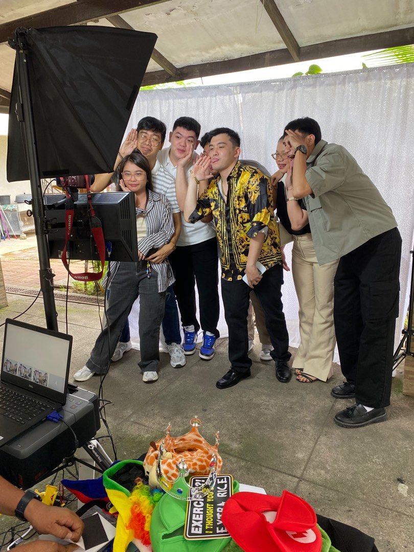 RUSH PHOTOBOOTH SET (Category: Other Photography Accessories) located in Cavite. Submitted by edgadgetph (Listing ID 1380751571, Image 2). Description: Ready to operate no issue perfect business this year.