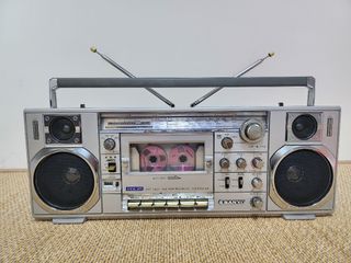 （分類：）位於 。 由 affordable_vintage 提交（商品編號 1380823510，圖片 1）。簡介： 。