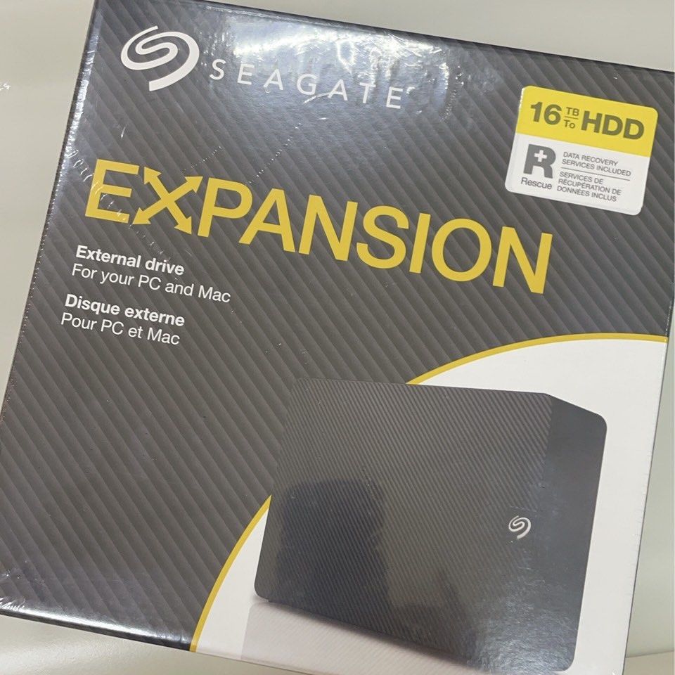 由 coco2423 (刊登 ID 1380764797，圖片 1) 提交，位於 台北市 (Taipei) 的 Seagate 希捷 新黑鑽 16TB 大容量硬碟 (STKP16000400) (類別：硬碟及儲存裝置)，說明：公司贈送 全新未拆 限台北面交。