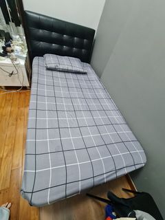 (Category: ) located in . Submitted by Paris (Listing ID 1380720100, Image 1). Description: .