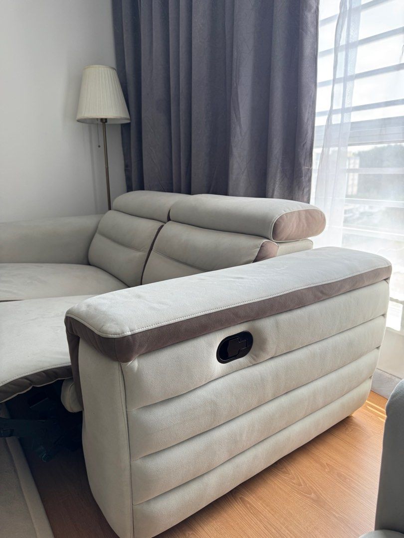 Sofas (Category: Sofas) located in Shah Alam. Submitted by ainaadliena (Listing ID 1380719816, Image 3). Description: All in good condition & already clean up.