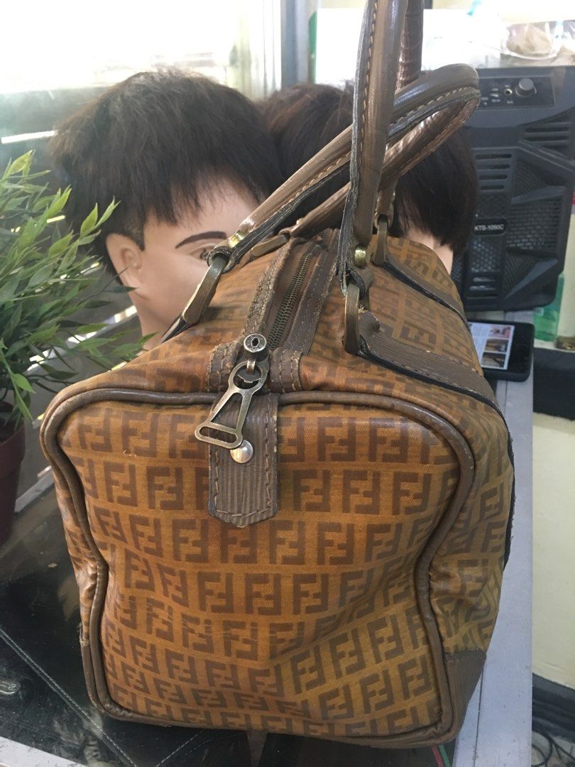 speedy bag original fendi (Category: Luxury Bags & Wallets) located in Subic. Submitted by kixiecruz42782 (Listing ID 1380769024, Image 2). Description: .