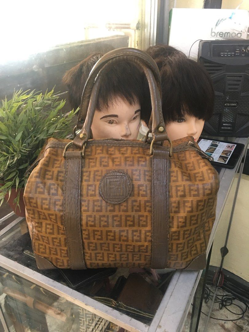 speedy bag original fendi (Category: Luxury Bags & Wallets) located in Subic. Submitted by kixiecruz42782 (Listing ID 1380769024, Image 1). Description: .