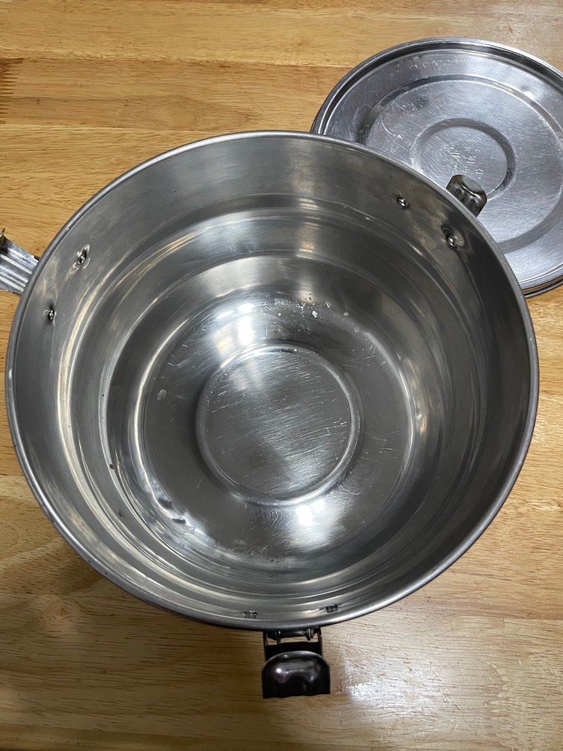 Stainless Food Keeper 22cm (Category: Other Kitchenware & Tableware) located in Quezon City. Submitted by doublelkitchenware (Listing ID 1380875958, Image 2). Description: Stainless Food Keeper Made in Korea 22x13cm Visible sign of usage. With dent see photos Pick up or shipping via lalamove Provincial 🚚j&t Novaliches Qc .