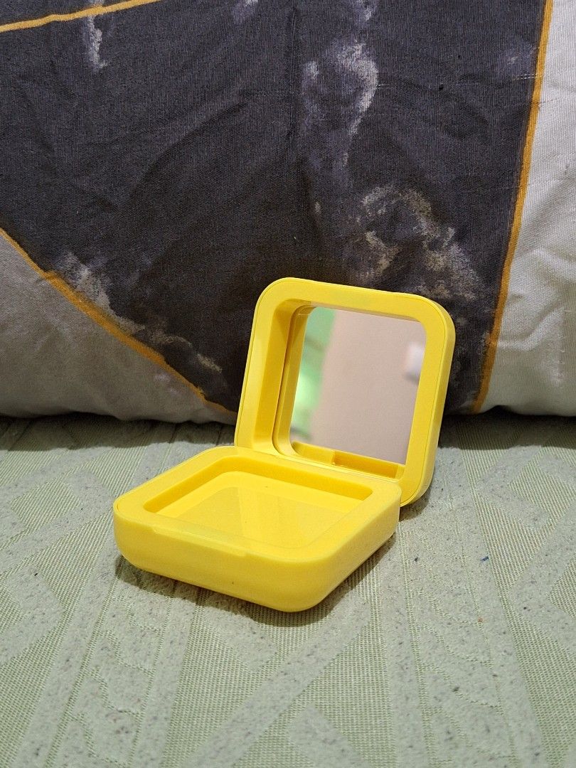 Starface pimple patch case (Category: Face Care) located in Angeles City. Submitted by djyasuo (Listing ID 1380718147, Image 2). Description: .