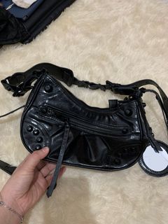 (Kategori: ) berada di . Dikirim oleh rkartika169 (ID iklan 1380727965, Gambar 1). Deskripsi: .